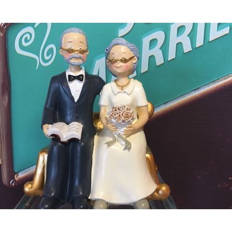 Figurine Gateau Couple Ages Sur Banc Dragees Chocolats De Limas Figurine Gateau Couple Ages Sur Banc Dragees Chocolats De Limas