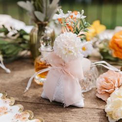 x4 Pochons à dragées blanc noeud mousseline blush