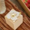 Contenant cube papier blush et fleur blanc et or x10